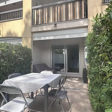 Studio 4 Pers Avec Terrasse, Piscine, Parking - 100m Plage Et Commerces - Fr-1-768-96 Semesterbostad